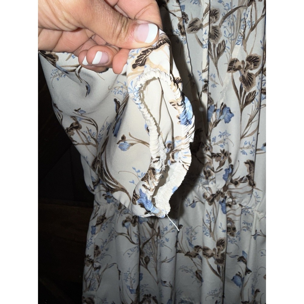 BKE Buckle Womens Medium M Sheer Blouse Floral Cover Top Shirt - Picture 3 of 7